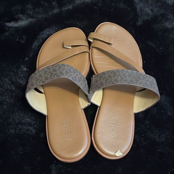 Michael Kors Pratt Logo Leather Sandals - Picture 3 of 8